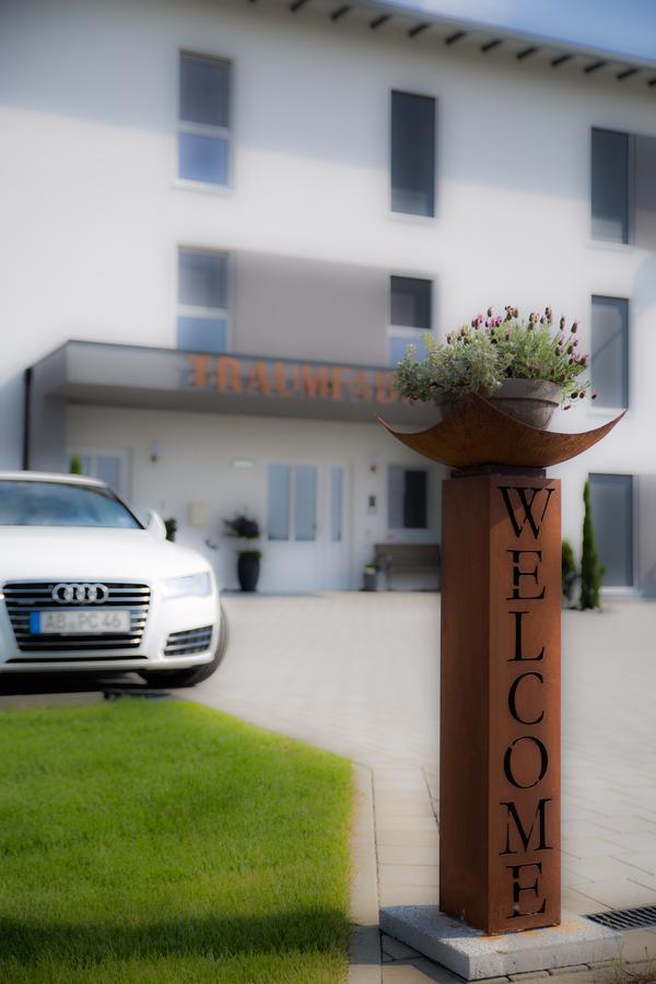 Hotel Traumfabrik Buettelborn Экстерьер фото